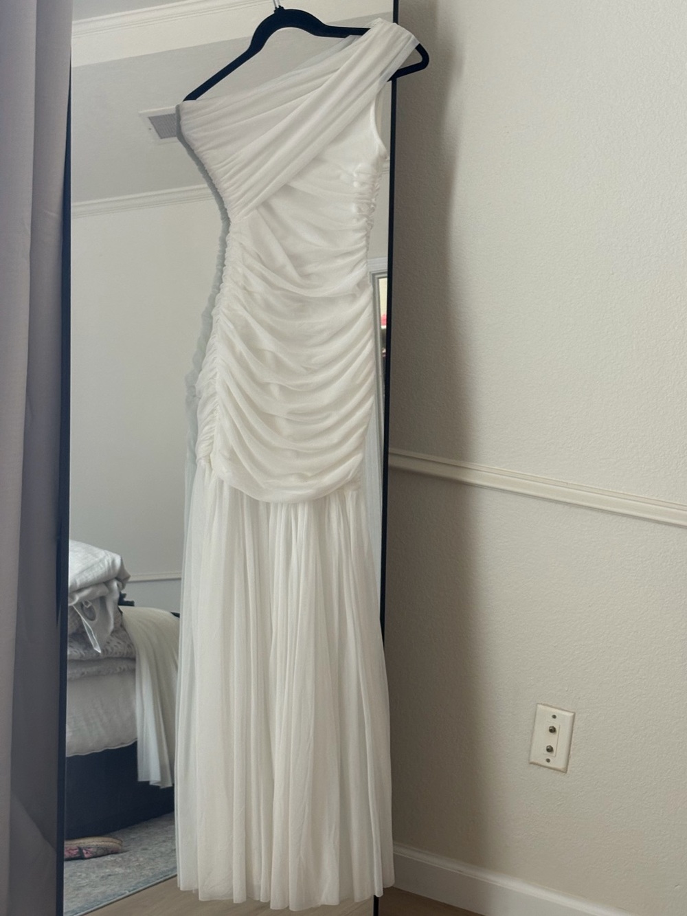 One-Shoulder White Ruched Tulle Evening Gown